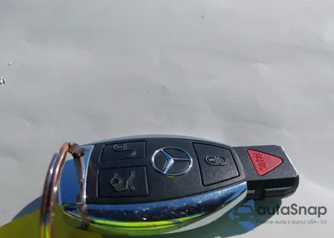 2012 Mercedes-Benz E 350 4Matic z USA, uszkodzony, nr VIN WDDHF8JB9CA526163